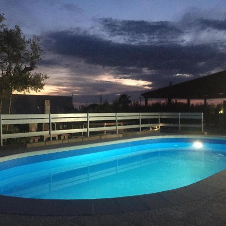 Villetta Mari con piscina ad uso esclusivo Capilungo Esterno foto